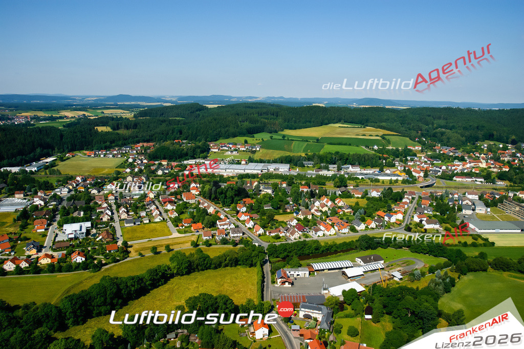 Die Luftaufnahme der Stadt Stockheim wurde vom UL-Flugzeug heraus erstellt ( keine Drohne )- hohe Auflösung für beste Qualität