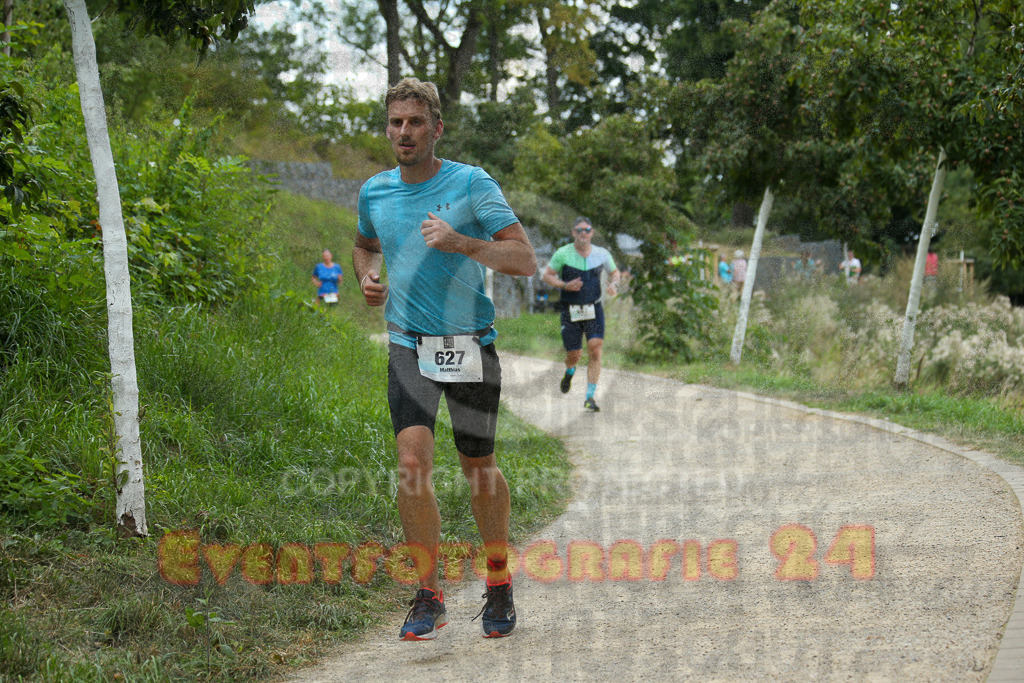 250824_1407_EX1_5024 | Sportfotografie im Rhein-Sieg Kreis, Köln, Bonn, NRW, Rheinland Pfalz, Hessen, etc. Unser Tätigkeitsfeld umfasst den Laufsport vom Volkslauf über den Marathon, Duathlon, Triathon bis zum Ultralauf wie Kölnpfad Ultra oder Schindertrail.