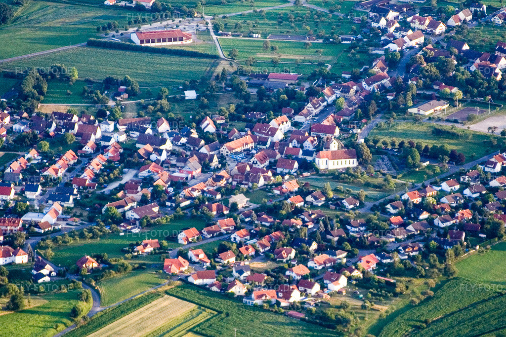 Luftbild: Ortsansicht im Ortsteil Bittelbrunn in Engen im Bundesland Baden-Württemberg in Deutschland. Foto: IMG_11412.jpg vom 04.07.2008 durch Werner Riehm/FLY-FOTO.de