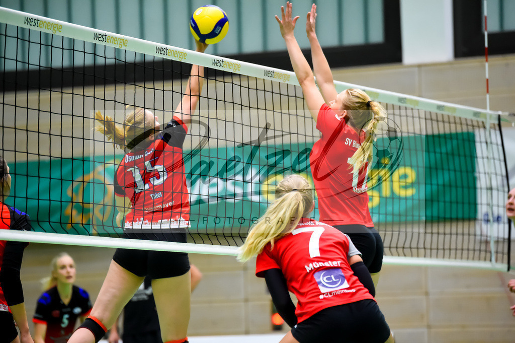 VCOBWA20211106_032 | Volleyball, Frauen:   bei dem Spiel der 3. Liga West zwischen VC Osnabrueck und SV BW Aasee in der Schlosswallhalle am 06.11.2021 in Osnabrueck, Deutschland. - Realisiert mit Pictrs.com