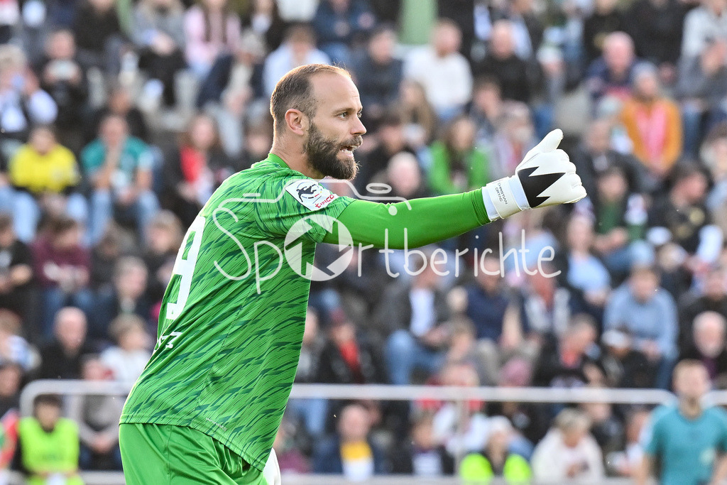 FC Augsburg - SSV Ulm 1846 Fussball | im Bild Chrisitan ORTAG (SSV Ulm 39) / Einzelfoto / Freisteller / Testspiel: FC Augsburg - SSV Ulm 1846 Fussball; TSV Burgau Sportzentrum am 08.10.2025