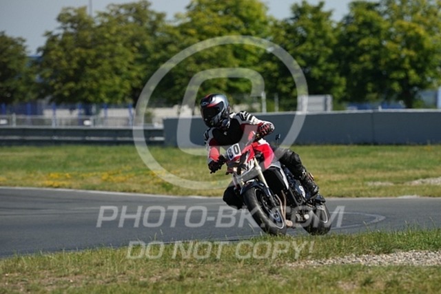 2024_07_09_PBK_63928 | Sportfotografie; SlowMotion; Video; Rennstrecke; Hafeneger; Speer; Racing; RSE; BMW; CBO; Trackday; Motorsportarena; Hockenheimring; Brno; Most; Barcelona; Valencia