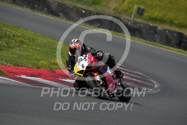 2024_07_06_PBK_32083 | Sportfotografie; SlowMotion; Video; Rennstrecke; Hafeneger; Speer; Racing; RSE; BMW; CBO; Trackday; Motorsportarena; Hockenheimring; Brno; Most; Barcelona; Valencia