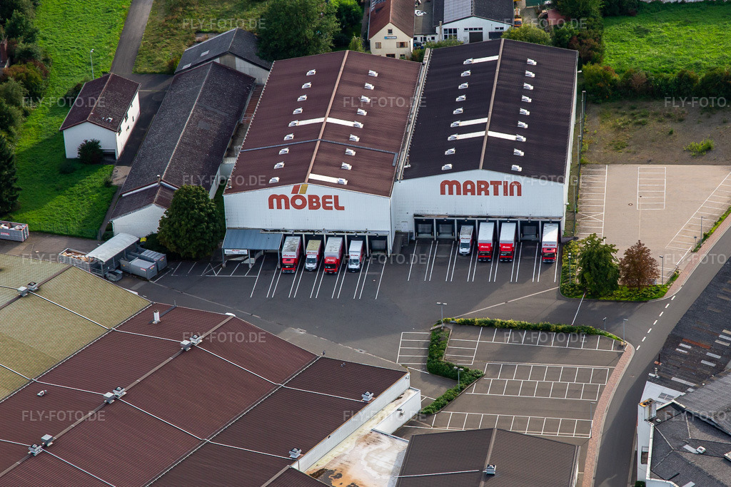 Luftbild: MÖBEL MARTIN Meisenheim in Meisenheim im Bundesland Rheinland-Pfalz in Deutschland. Foto: IMG_138159.jpg vom 03.09.2023 durch Werner Riehm/FLY-FOTO.deLayer 1