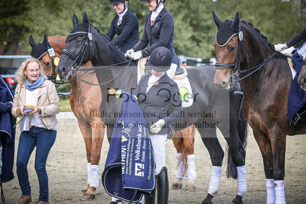 DOS_0026 | Entdecke hochwertige Reitturnierfotos von Foto Oger. Professionell, emotional und authentisch – jetzt Lieblingsmomente im Shop bestellen.Deutschlandweite Turnierfotografie. - Realisiert mit Pictrs.com