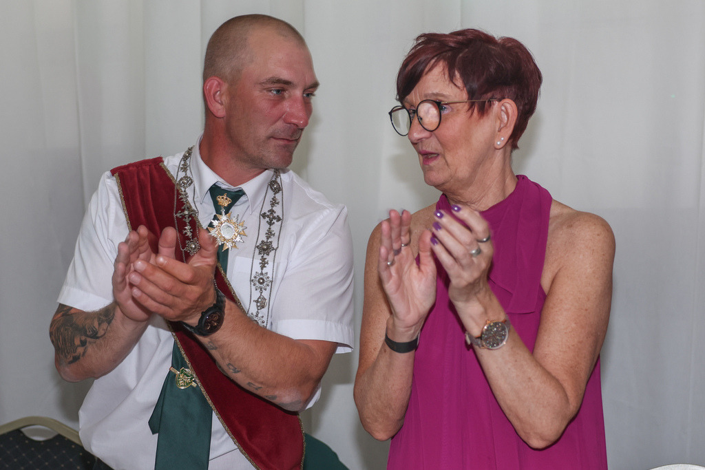 top-top.de-250530-132 | Foto, Video, Fotografie, Videografie, Fotobox, DJ, Discjockey, Musik, Musikbox, Veranstaltung, Photobooth, Amazon, Ebay, Buchtipp, Bestseller, Autor, Verlag, Buch, Wesel, Hamminkeln, NRW, Dinslaken, Rees, Drohne, Hochzeit, Party, Fotobox, Wesel, Fotograf