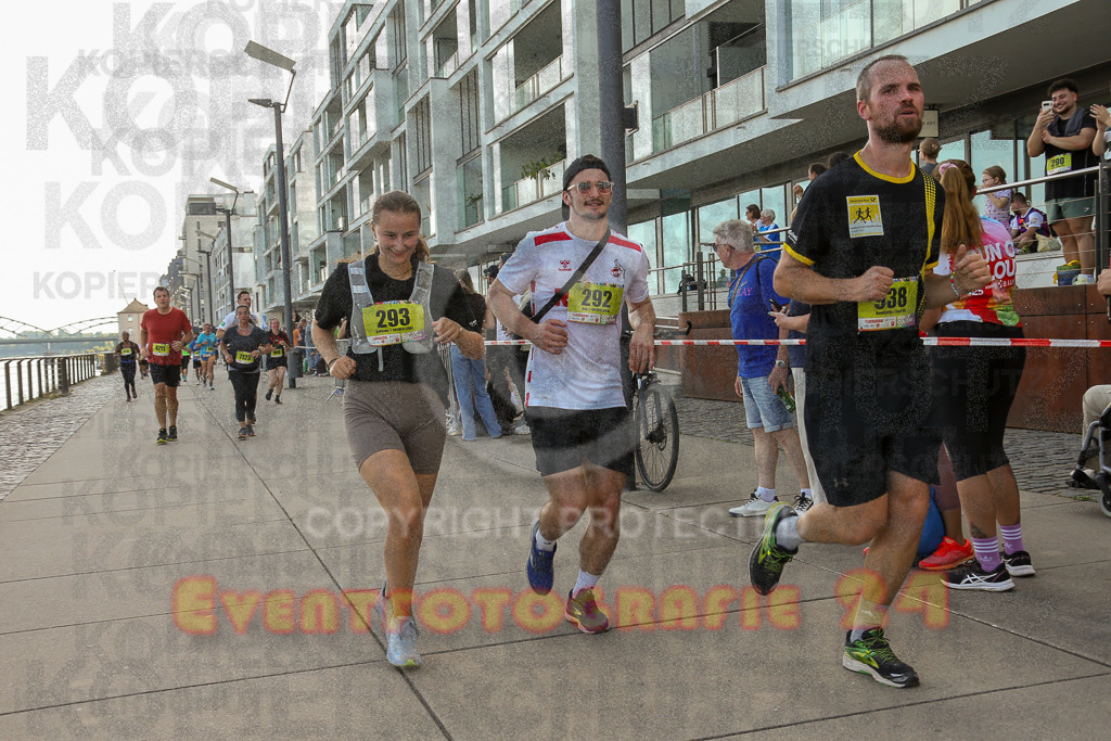 250920_1452_EX1_7957 | Sportfotografie im Rhein-Sieg Kreis, Köln, Bonn, NRW, Rheinland Pfalz, Hessen, etc. Unser Tätigkeitsfeld umfasst den Laufsport vom Volkslauf über den Marathon, Duathlon, Triathon bis zum Ultralauf wie Kölnpfad Ultra oder Schindertrail.