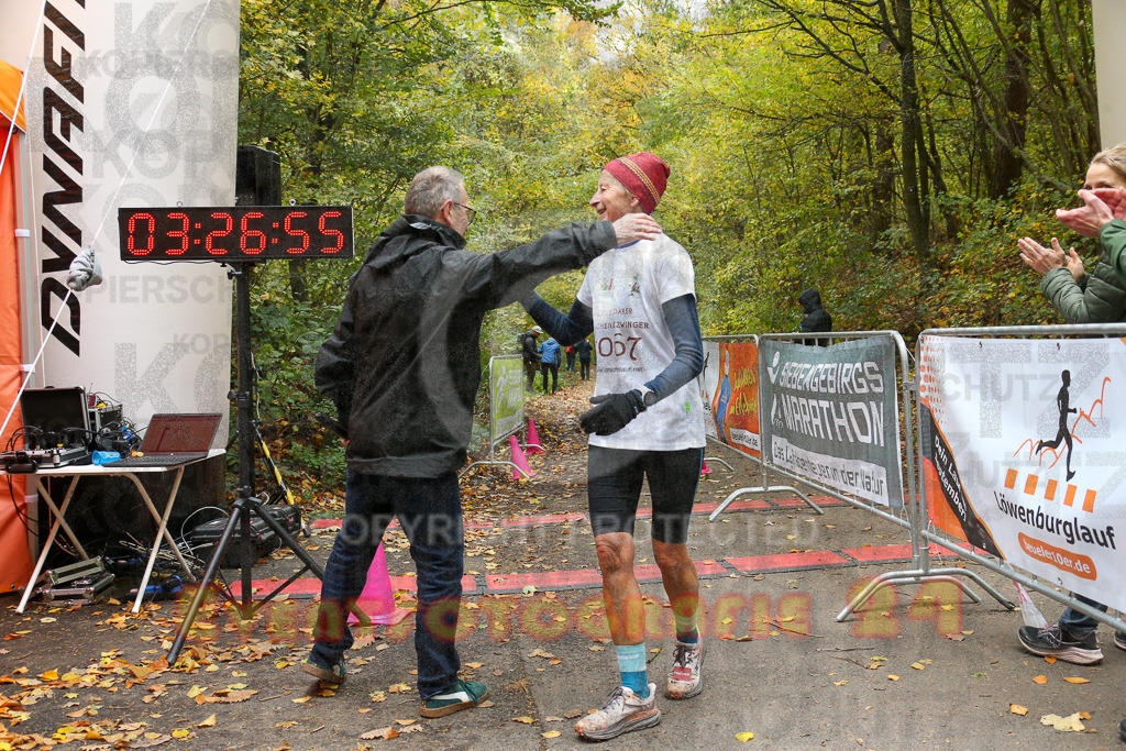 251026_1328_EX1_3529 | Sportfotografie im Rhein-Sieg Kreis, Köln, Bonn, NRW, Rheinland Pfalz, Hessen, etc. Unser Tätigkeitsfeld umfasst den Laufsport vom Volkslauf über den Marathon, Duathlon, Triathon bis zum Ultralauf wie Kölnpfad Ultra oder Schindertrail.