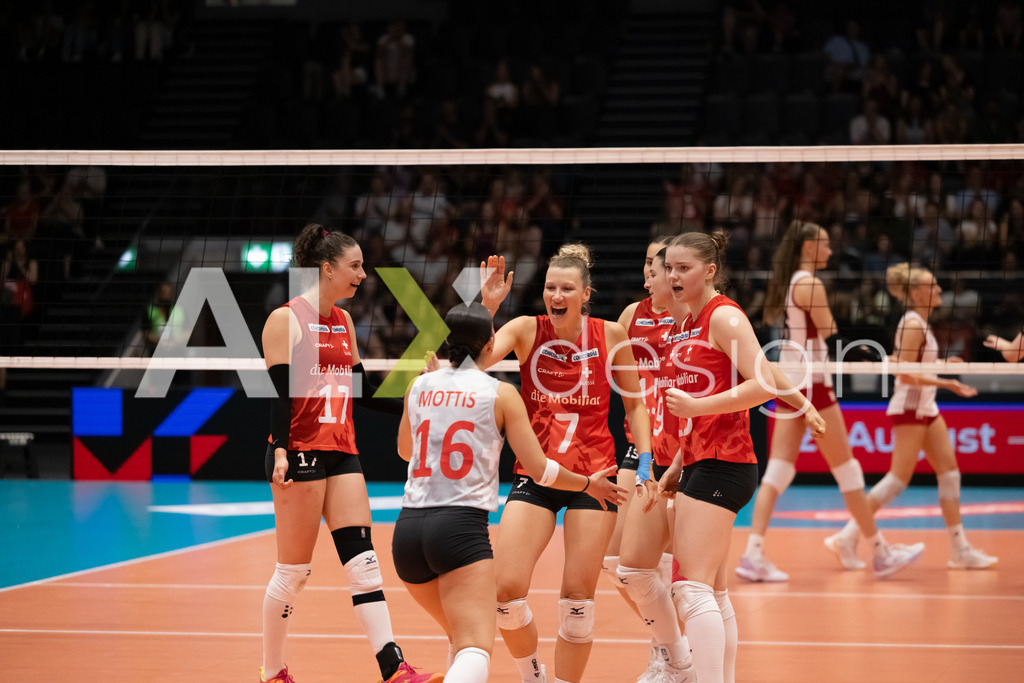 Austria v Switzerland - CEV European League Women | KRIENS, SWITZERLAND - JUNE 14: Team of Switzerland during the CEV European League match between Austria and Switzerland at Pilatus Arena on June 14, 2026 in Kriens, Switzerland. - Realisiert mit Pictrs.com