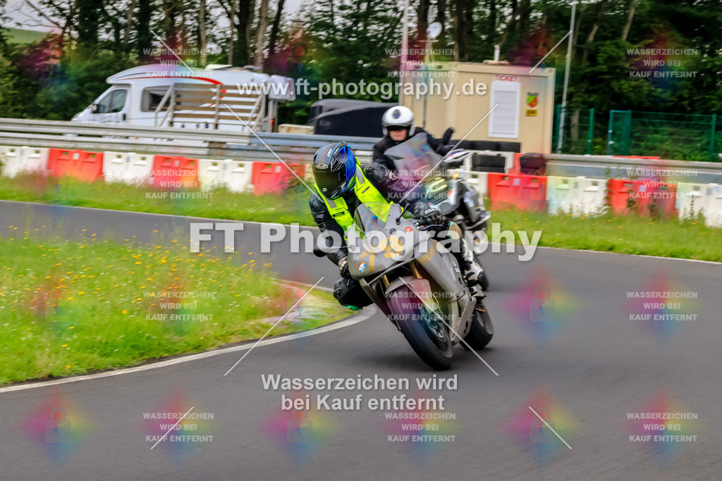 VBK-6472 | Hier findet Ihr Bilder von Touristenfahrten auf der Nürburgring Nordschleife oder von anderen Veranstaltungen die ich besucht habe. Viel Spass beim Durch Schauen 
