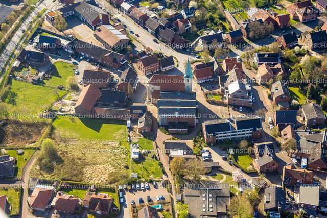 Nordkirchen250400704Suedkirchen | Luftbild, kath. St. Pankratius Kirche im Ortszentrum, Südkirchen, Nordkirchen, Münsterland, Nordrhein-Westfalen, Deutschland
