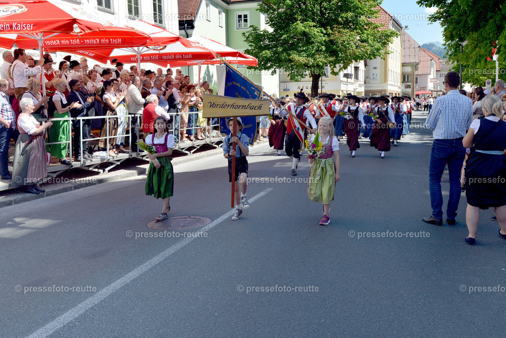 news-2022-Juli17-Musikumzug-Reutte--WTV_3539-Vorderhornbach- | Info aus dem Bezirk Reutte/Ausserfern Tirol sowie eine umfangreiche Bilddatenbank über die gesamte Region: Lechtal, Talkessel Reutte, Tannheimertal, Zwischentoren. Lech, Plansee, Zugspitze, Grenztunnel, B179, Fernpassstraße, Verkehr, Lawinen, Tradition, - Realisiert mit Pictrs.com