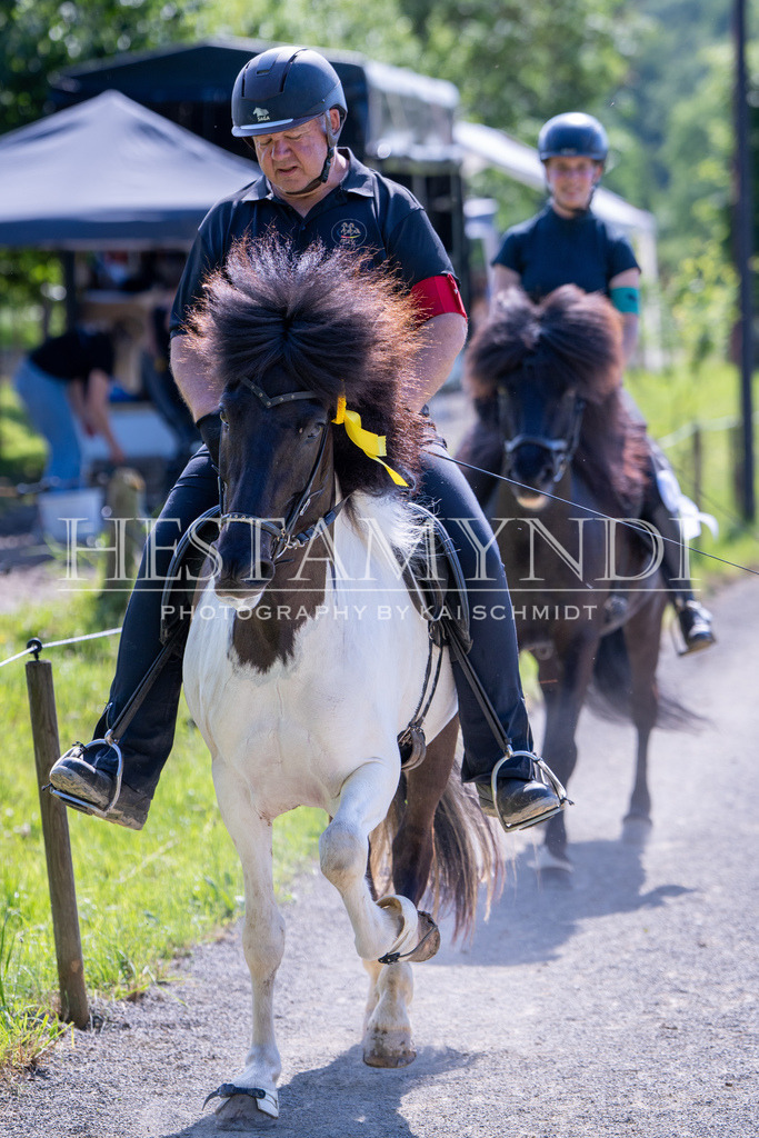 KAI00878 | Ihr sucht einen Fotografen für eure nächste OSI? Ich begleite auch euer Turnier für Islandpferde fotografisch.  - Realisiert mit Pictrs.com