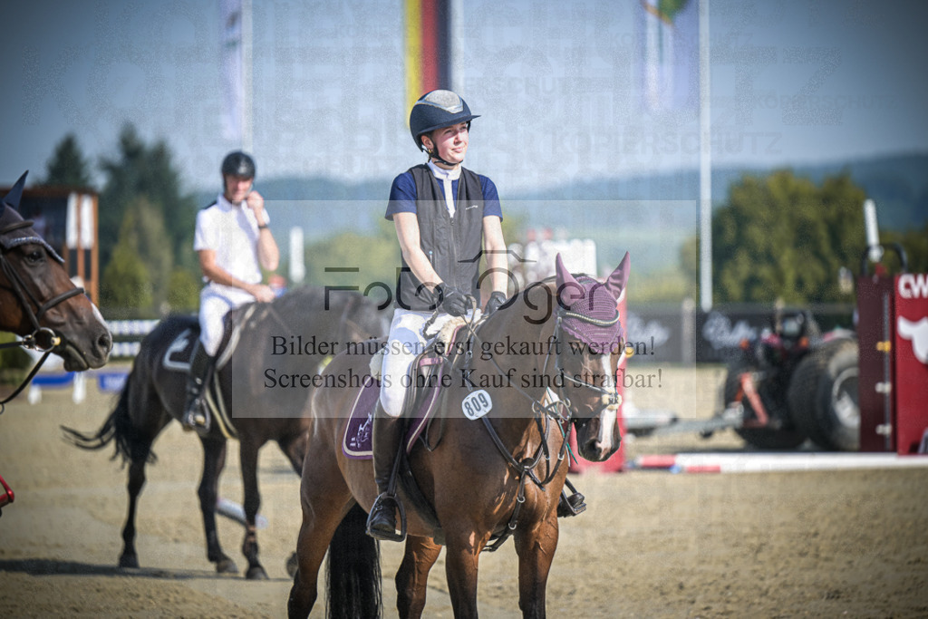 DOS_0067 | Entdecke hochwertige Reitturnierfotos von Foto Oger. Professionell, emotional und authentisch – jetzt Lieblingsmomente im Shop bestellen.Deutschlandweite Turnierfotografie. - Realisiert mit Pictrs.com