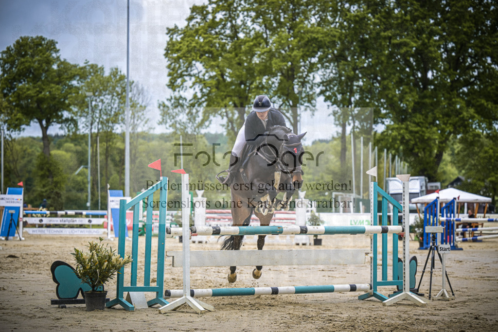 DOS_5418 | Entdecke hochwertige Reitturnierfotos von Foto Oger. Professionell, emotional und authentisch – jetzt Lieblingsmomente im Shop bestellen.Deutschlandweite Turnierfotografie. - Realisiert mit Pictrs.com