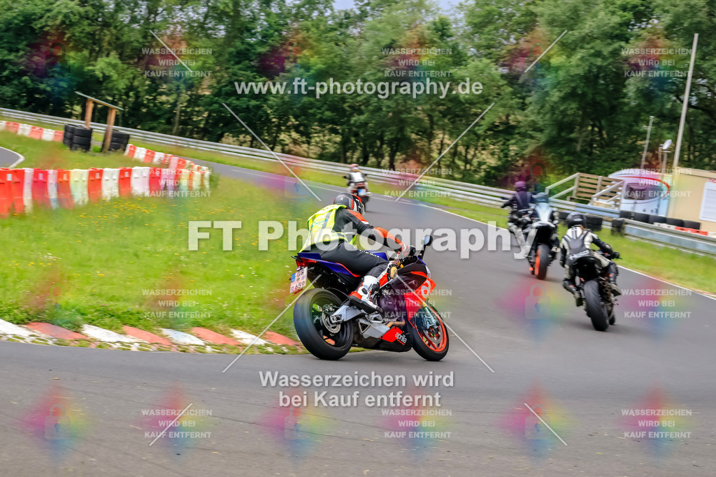 VBK-6430 | Hier findet Ihr Bilder von Touristenfahrten auf der Nürburgring Nordschleife oder von anderen Veranstaltungen die ich besucht habe. Viel Spass beim Durch Schauen 