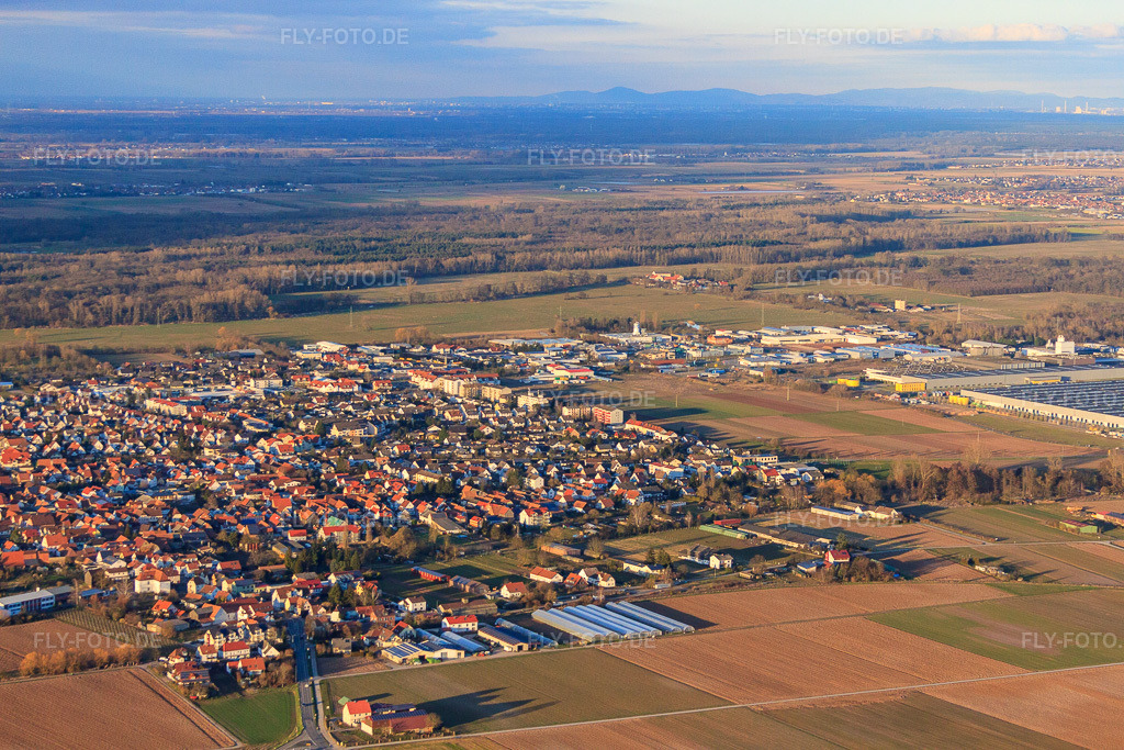 Luftbild: Stadtansicht aus Südwesten im Winter in Offenbach an der Queich im Bundesland Rheinland-Pfalz in Deutschland. Foto: IMG_62234.jpg vom 23.02.2014 durch Werner Riehm/FLY-FOTO.de