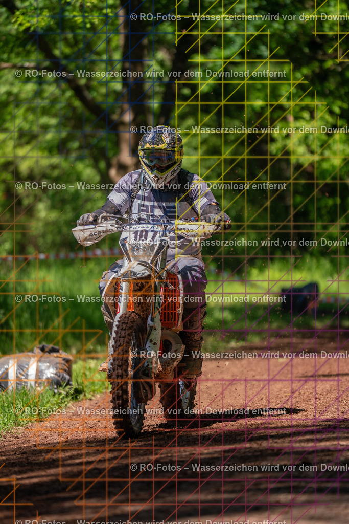 Wolfshausen 2 Lauf -457 | Sportfotografie von RO-Fotos: Motorsport, Motocross, Enduro, Laufveranstaltungen und Triathlon. Professionelle Fotos von Sportlern und Events. - Realisiert mit Pictrs.com