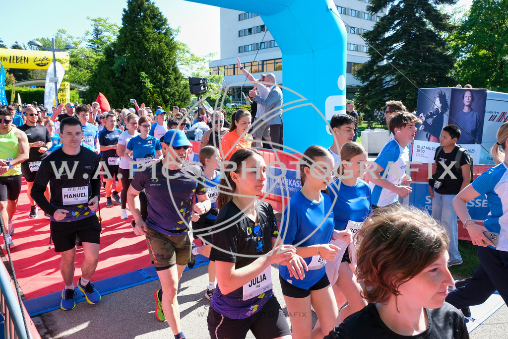 ..... | LINZ,AUSTRIA,27.April 24, Int. 3 Brückenlauf Linz  , Image shows: Photo: WAPICS / Michael ring