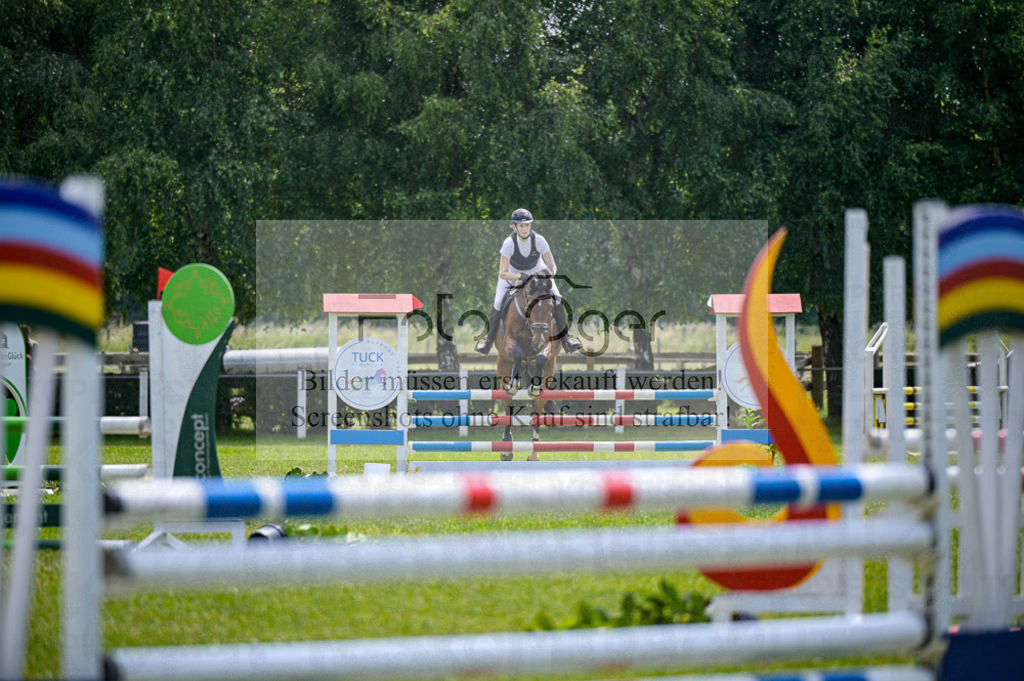 Reitturnier Voxtrup | Entdecke hochwertige Reitturnierfotos von Foto Oger. Professionell, emotional und authentisch – jetzt Lieblingsmomente im Shop bestellen.Deutschlandweite Turnierfotografie. - Realisiert mit Pictrs.com