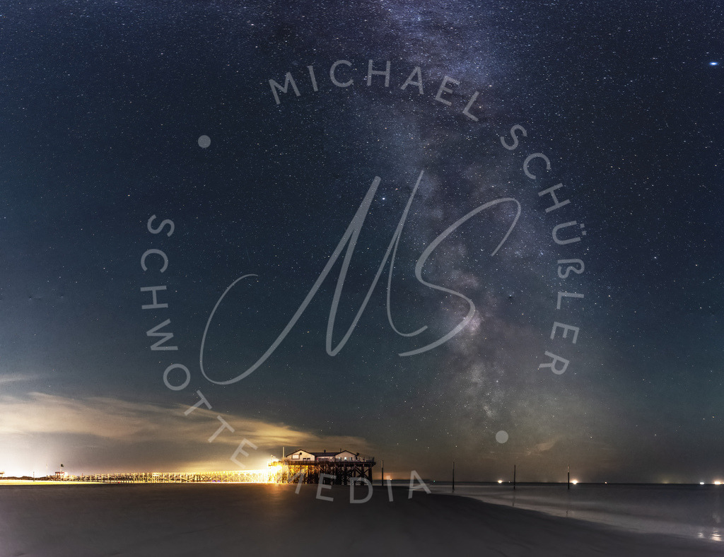 2024-08-27 SPO Strandbar 54 Grad Nord Milchstrasse  014-Pano | Schwotte Media - Realisiert mit Pictrs.com