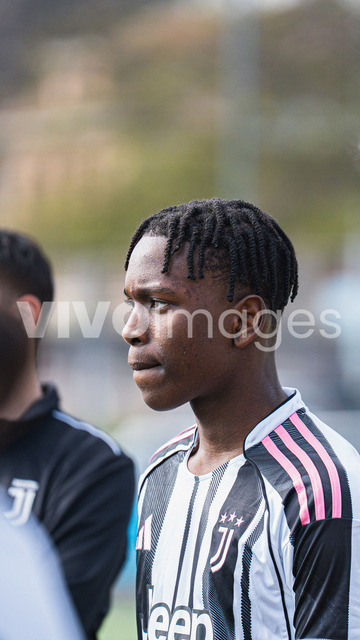 juv_lut_fmachado-0050 | Images from the Juniors B match between Juventus Academy and FC Lutry, played on 18 March 2026 in Lutry, Switzerland, featuring players, coaching staff and match action throughout the game.