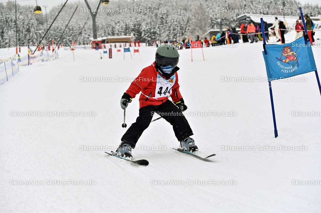 SRF_20.02.2026_0256 | Skirennfotos,Serfaus,Fiss,Ladis,Kinderskirennen,Winter,Tirol,Oberland,skirace,SFL,feelfree,weil wir's genießen,ski,Ski,skifahren,Sonnenplateau, - Realisiert mit Pictrs.com