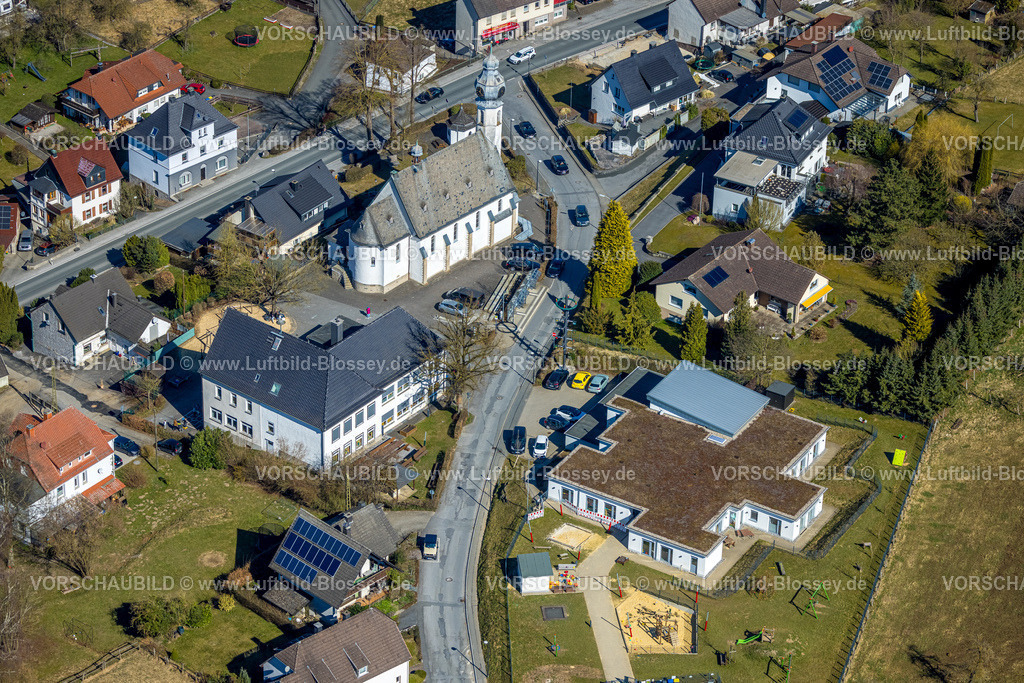 Balve250304077 | Luftbild, St.-Nikolaus-Kirche im Ortszentrum von Beckum, Balve, Sauerland, Nordrhein-Westfalen, Deutschland