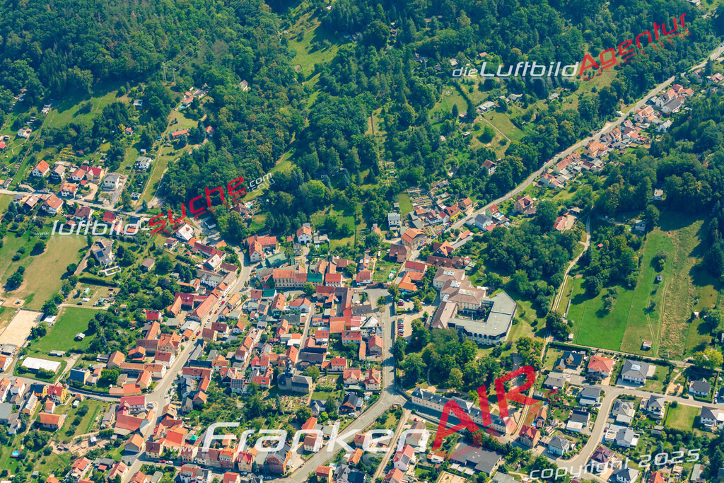 Luftaufnahme Cumbach Rudolstadt - Die Luftaufnahme wurde 2025 vom UL-Flugzeug heraus erstellt ( ohne Drohne ) - Hochauflösende Luftaufnahme - für professionelle Ausdrucke geeignet. Die Geschenkidee !Mit Lizenz und Bildrechte bestellbar