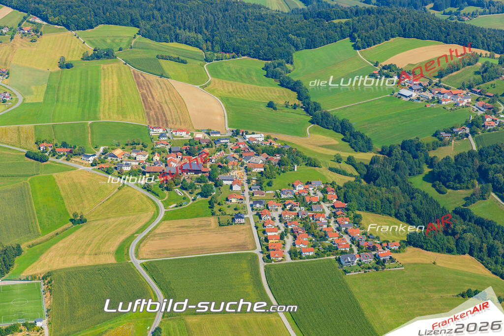 Schöne Luftaufnahme als Geschenk in Oberndorf Röhrnbach - Die Luftbildaufnahme wurde 2025 vom UL-Flugzeug heraus erstellt ( keine Drohne ) - Hochauflösende Luftaufnahme -Nicht vergleichbar mit Google Maps oder Satelittenbilder- Die Geschenkidee !Mit Lizenz und Bildrechte bestellbar