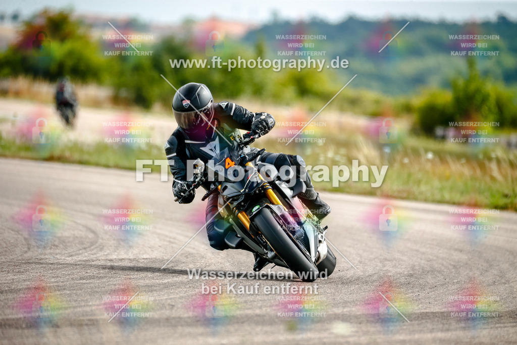 Chambley Juli-2448 | Hier findet Ihr Bilder von Touristenfahrten auf der Nürburgring Nordschleife oder von anderen Veranstaltungen die ich besucht habe. Viel Spass beim Durch Schauen 
