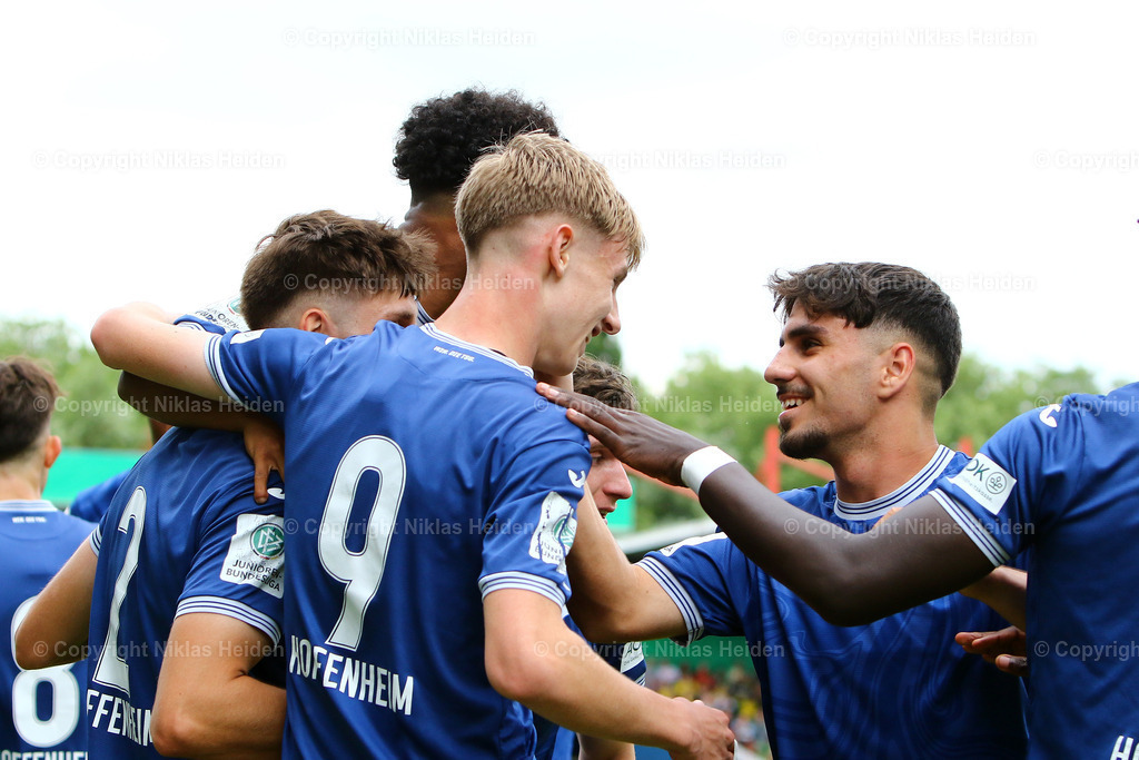 NH_BorussiaDortmundU19_TSG1899HoffenheimU19_U19Bundesliga_30052024 | Jubel bei der TSG 1899 Hoffenheim U19 nach dem 0:1 von #9 Max Moerstedt.

Fußball I Junioren I A-Junioren Bundesliga I Saison 2023-2024 I Finale Deutsche Meisterschaft I Borussia Dortmund U19 - TSG 1899 Hoffenheim U19 I 30.05.2024 I Stadion Niederrhein