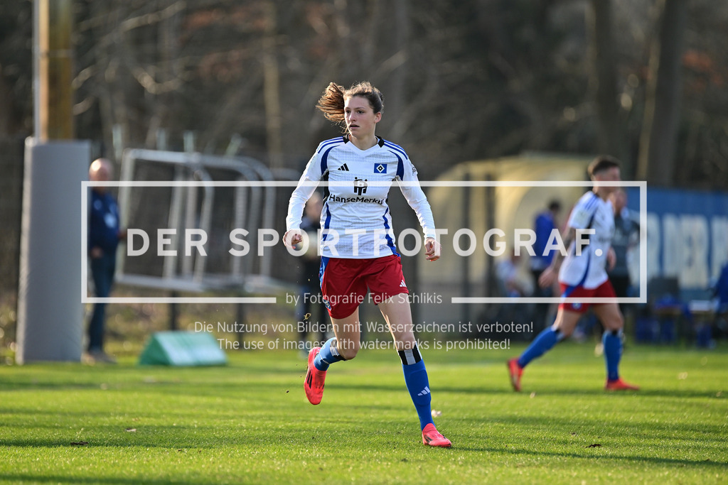Fußball I Frauen I Saison 2024-2025 I 2. Bundesliga I 17. Spieltag I Hamburger SV - FC Bayern München II I 18924 | Der Sportfotograf. - Realisiert mit Pictrs.com