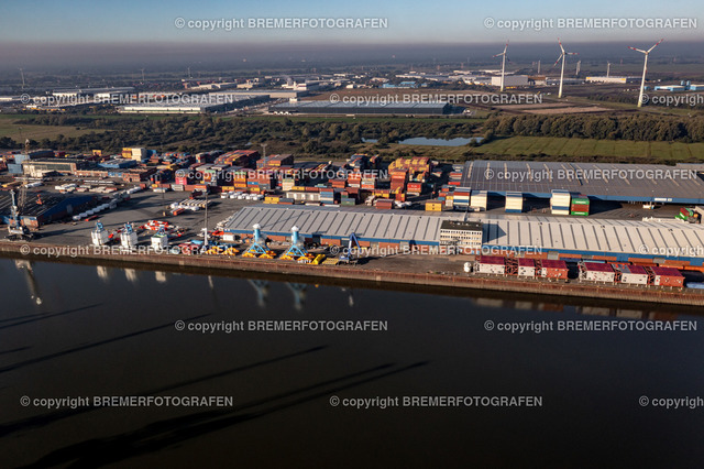 DJI_0299 | 30.09.2022 Drohnenaufnahmen Dt. Schifffahrtstag 2022 Bremen Wendebecken / Weser