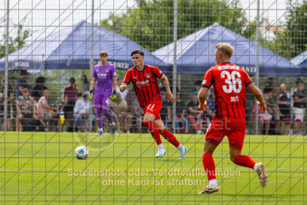 20250706_164317_1717 | #,TSG Salach (blau) vs. 1.FC Heidenheim (rot), Fußball, Freundschaftsspiel - WfV, Saison 2025/2026, Rasensportplatz, Staufenecker Str. 41, 73084 Salach, 06.07.2025 - 15:30 Uhr,Foto: PhotoPeet-Sportfotografie/Peter Harich