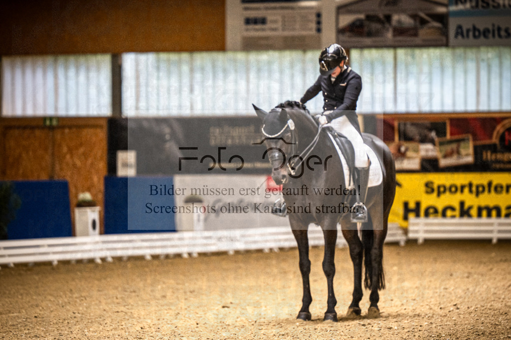 DOS_2548 | Entdecke hochwertige Reitturnierfotos von Foto Oger. Professionell, emotional und authentisch – jetzt Lieblingsmomente im Shop bestellen.Deutschlandweite Turnierfotografie. - Realisiert mit Pictrs.com