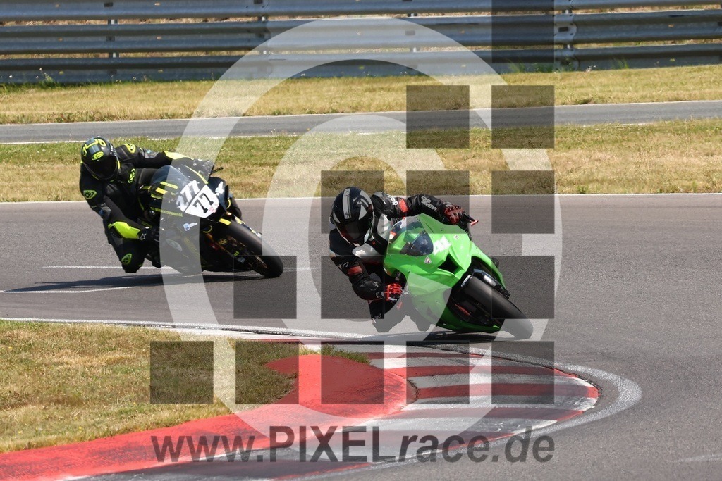 0041-20240720_02872 | Schöne Erinnerungen an spannende Momente - das festzuhalten ist unser Job. PIXELrace.de ist seit 2003 auf den Rennstrecken Europas unterwegs um die Action draußen beim Fahren und die wunderbare Stimmung imm Fahrerlager für euch einzufangen.