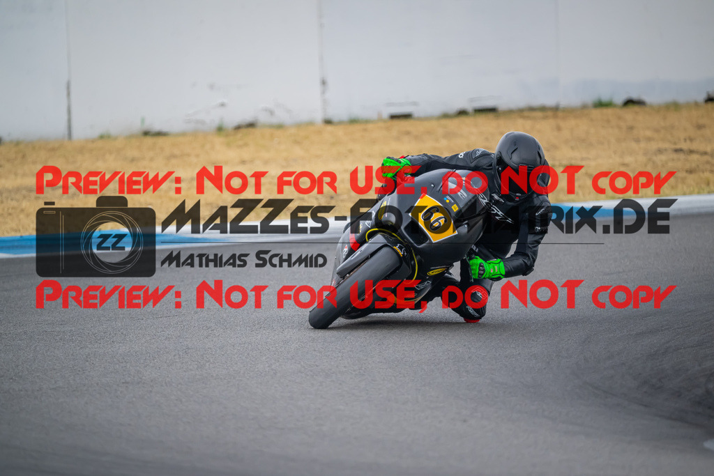 MaZZes-Fotomatrix-20260809-580733 | R1