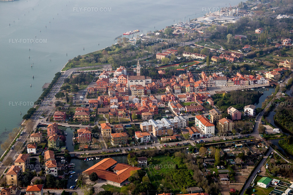 Aerial view: Malamocco in the district Lido in Venedig in the state Veneto, Italy.Photo: IMG_087478.jpg taken on 04/06/2016 by Werner Riehm/FLY-FOTO.comResolution of the original: 5472 x 3648 px