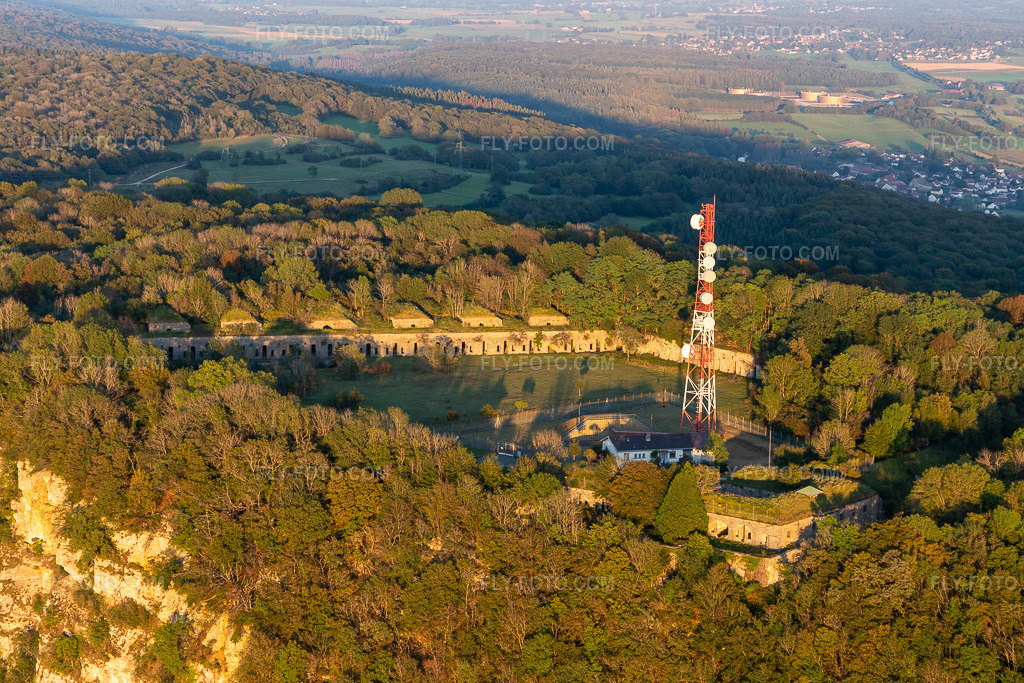 Aerial view: Fort de Montfaucon in Montfaucon in the state Doubles, France. – Photo: IMG_129698.jpg taken on 09/23/2021 by Werner Riehm/FLY-FOTO.com – Resolution of the original: 5472 x 3648 px