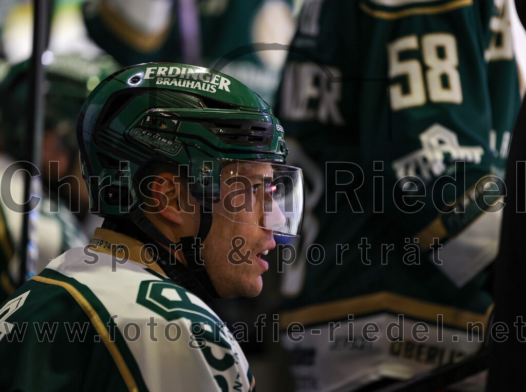 2025-12-14_059_TSV_Erding_gegen_ECDC_Memmingen_Indians | Erding, Deutschland, 14.12.2025:Eishockey, Oberliga Süd 2025 / 2026, 26. Spieltag, TSV Erding gegen ECDC Memmingen Indians, Endergebnis: 1:2Foto: Christian Riedel / fotografie-riedel.net