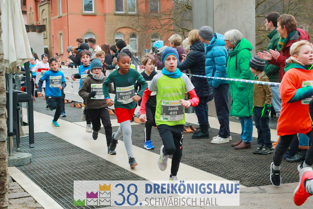 400m AOK Junior Cup | 3 Koenigslauf 2024 400m AOK Junior Cup - Realisiert mit Pictrs.com