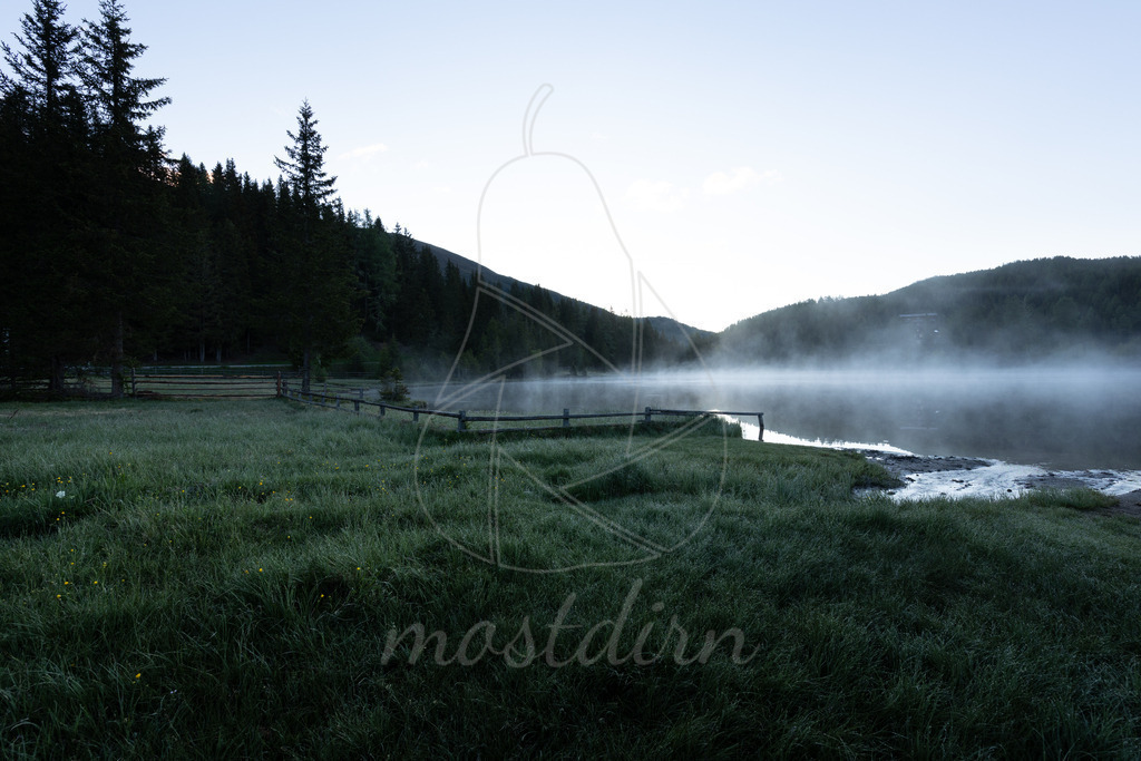 Früh Morgens am Prebersee | Bei Veröffentlichung des Bildes ist eine Namensnennung wie folgt erforderlich: 
Foto: Mostdirn Irmgard Wieser - Realisiert mit Pictrs.com