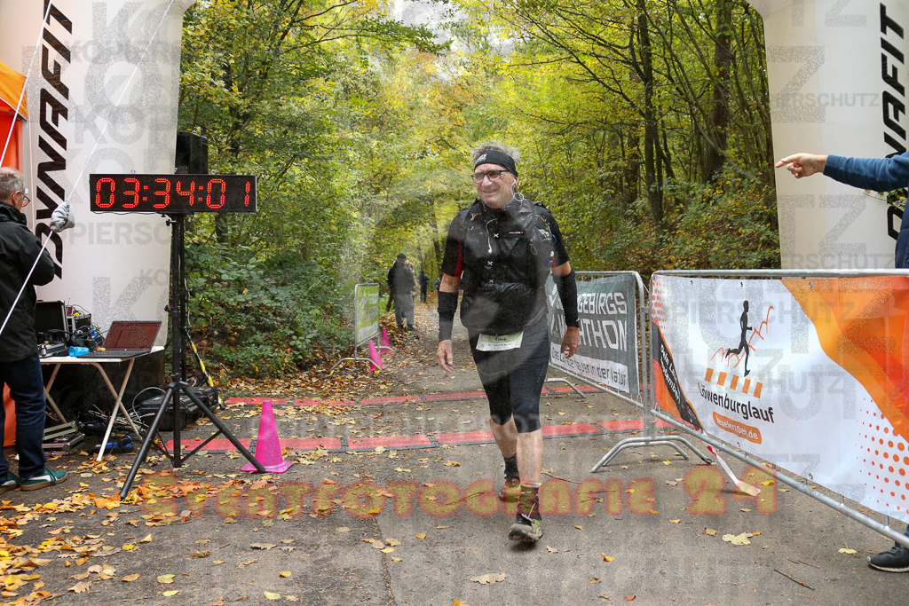 251026_1335_EX1_3708 | Sportfotografie im Rhein-Sieg Kreis, Köln, Bonn, NRW, Rheinland Pfalz, Hessen, etc. Unser Tätigkeitsfeld umfasst den Laufsport vom Volkslauf über den Marathon, Duathlon, Triathon bis zum Ultralauf wie Kölnpfad Ultra oder Schindertrail.