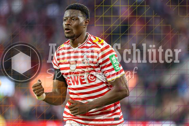 1. FC Köln vs Hamburger SV - 1. Bundesliga  | Köln, Deutschland, 02.11.25:   Ragnar Ache (1. FC Köln) Torjubel, jubelt nach seinem Treffer zum 1:0 waehrend des Spiels der Bundesliga zwischen  1. FC Köln vs Hamburger SV in der RheinEnergieStadion(Foto von Brauer-Fotoagentur / Adrian Schlueter)