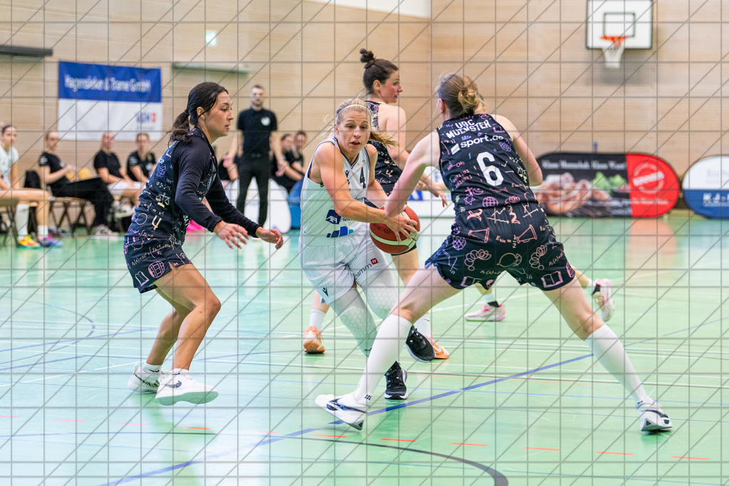 2. DBBL Nord 25/26 | Testspiel | BBC Osnabrück vs. UBC Müsnter | POTRATZ-BRAMSCHER Annemarie (BBC Osnabrück #4)//  14.09.25: 2. DBBL Nord 25/26 | Testspiel | BBC Osnabrück vs. UBC Müsnter / Osnabrück / Deutschland  //   CREDIT:www.bullenfotos.de, Martin König, Hörner Weg 40, D-49078 Osnabrück, +4917663732967 // Nutzung und Weitergabe nur zu den vereinbarten Zwecken. Presseanfragen an Ersteller. Alle Rechte beim Ersteller. Honorierung nach MFM. - Realisiert mit Pictrs.com