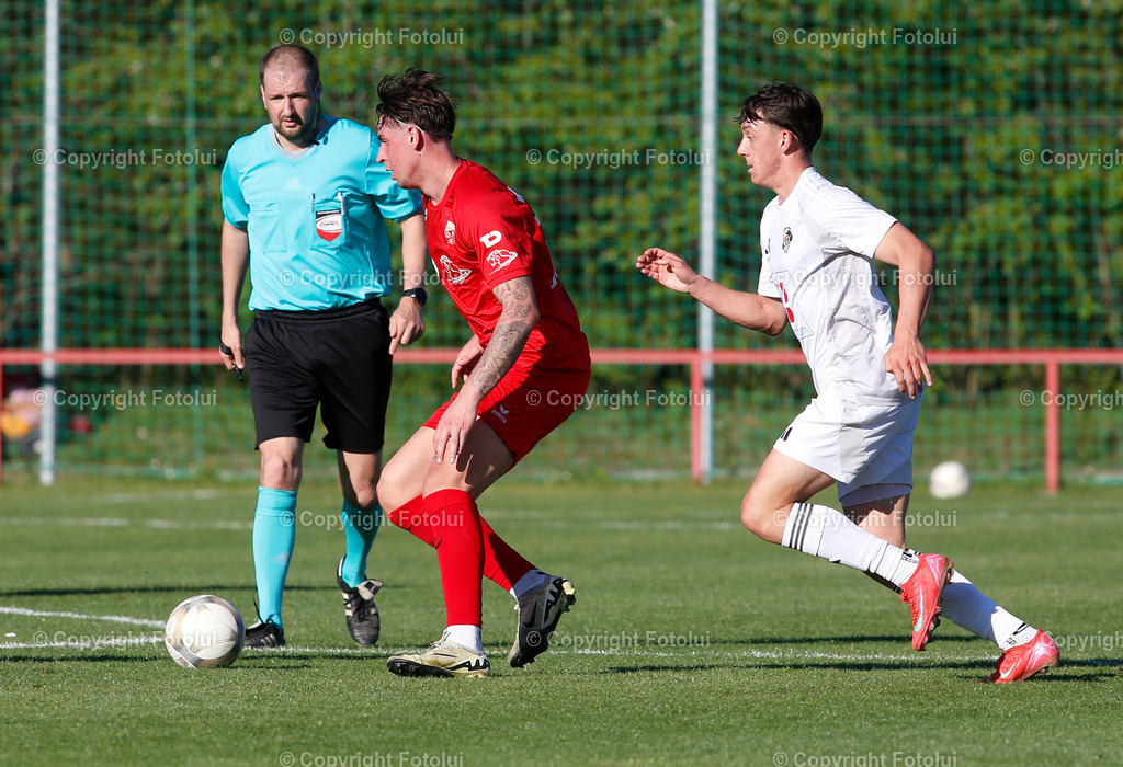 A_LUI-20250419_19 | SPORT FUSSBALL REGIIONALLIGAMITTE ASKOE OEDT-WAC AMATEURE 19.4.2025 IM BILD: NICO WIESINGER (OEDT) UND LEON MICHAEL SCHWEIGER  (WACAMATEUERE) FOTO:FOTOLUI