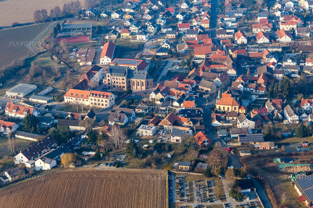 Luftbild: St. Josephshaus im Ortsteil Klein-Zimmern in Groß-Zimmern im Bundesland Hessen in Deutschland. Foto: IMG_096821.jpg vom 15.02.2017 durch Werner Riehm/FLY-FOTO.de