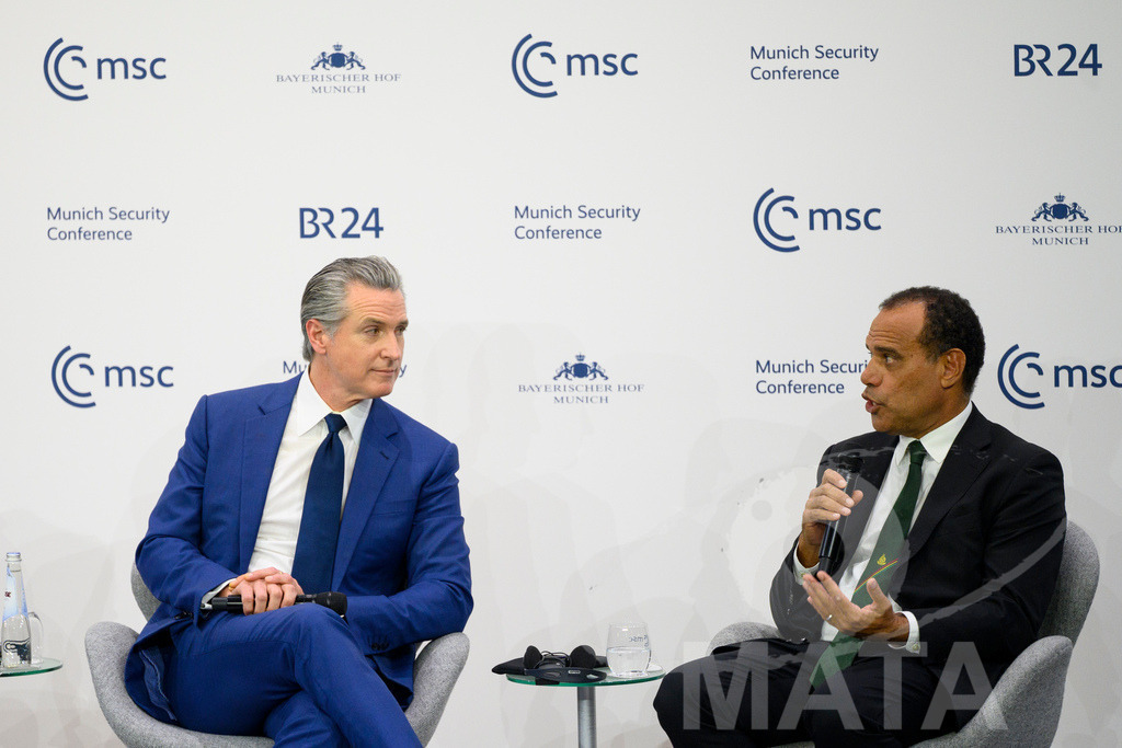 _DWI3788 | MATA IndoCon - Realisiert mit Pictrs.com