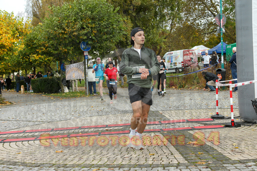 241020_1015_EX1_8428 | Sportfotografie im Rhein-Sieg Kreis, Köln, Bonn, NRW, Rheinland Pfalz, Hessen, etc. Unser Tätigkeitsfeld umfasst den Laufsport vom Volkslauf über den Marathon, Duathlon, Triathon bis zum Ultralauf wie Kölnpfad Ultra oder Schindertrail.